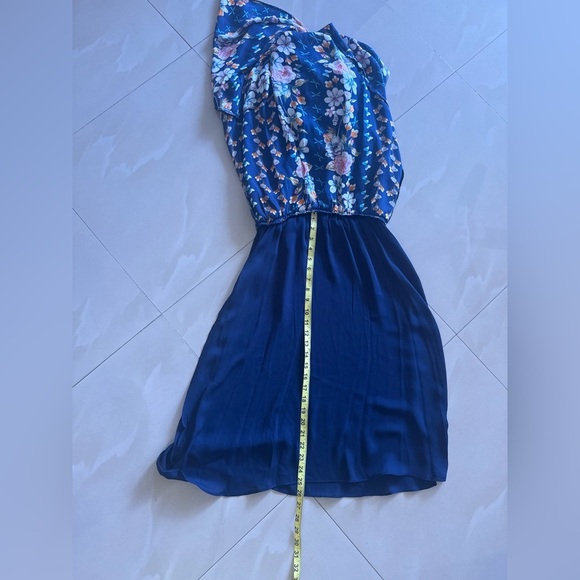 Parker dark blue background with floral print cold-shoulder ruffled sleeves  M - Picture 6 of 16
